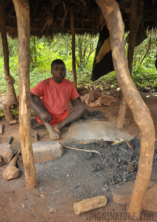 Blacksmith [28 mm, 1/125 sec at f / 8.0, ISO 1000]